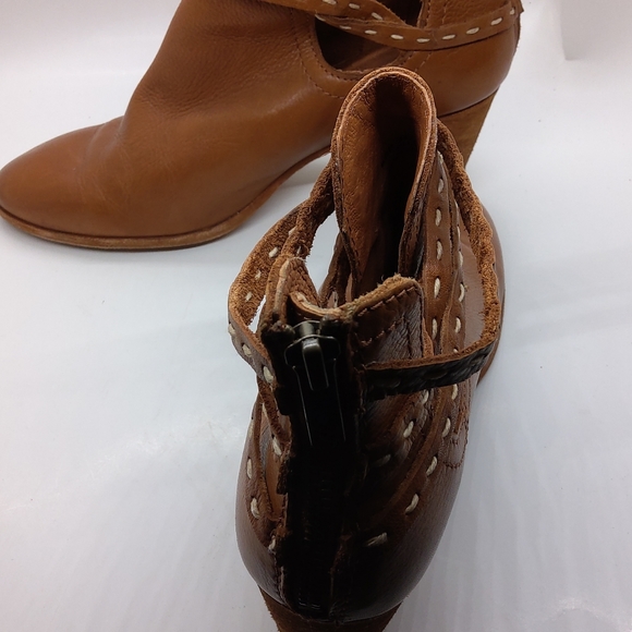 FRYE Naomi Pickstitch Whiskey Leather Shootie Boots - Picture 3 of 5